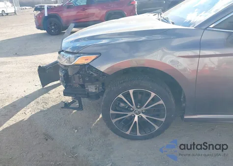 2020 Toyota Camry Se z USA, uszkodzony, nr VIN 4T1J11AK2LU984400